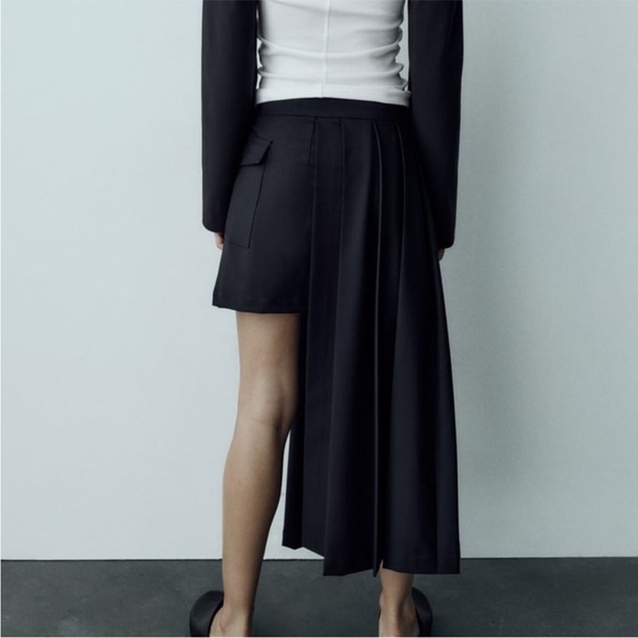 NWT ZARA ASYMMETRICAL PLEATED SKIRT DARK NAVY - Picture 3 of 6